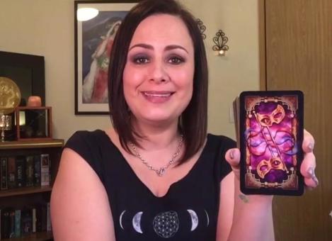 Angel: intu&#239;tief medium met empathie &amp; openheid, voor groei, inzicht en heldere antwoorden.